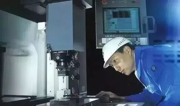 高速銑與傳統銑削、電火花加工有什么區別，該如何選擇？