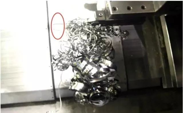 鐵屑總是纏到工件上怎么辦？
